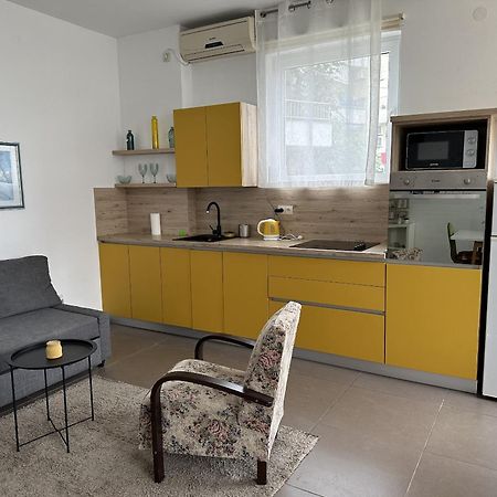Apartments Luce Трогир Екстериор снимка