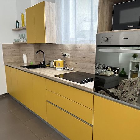 Apartments Luce Трогир Екстериор снимка