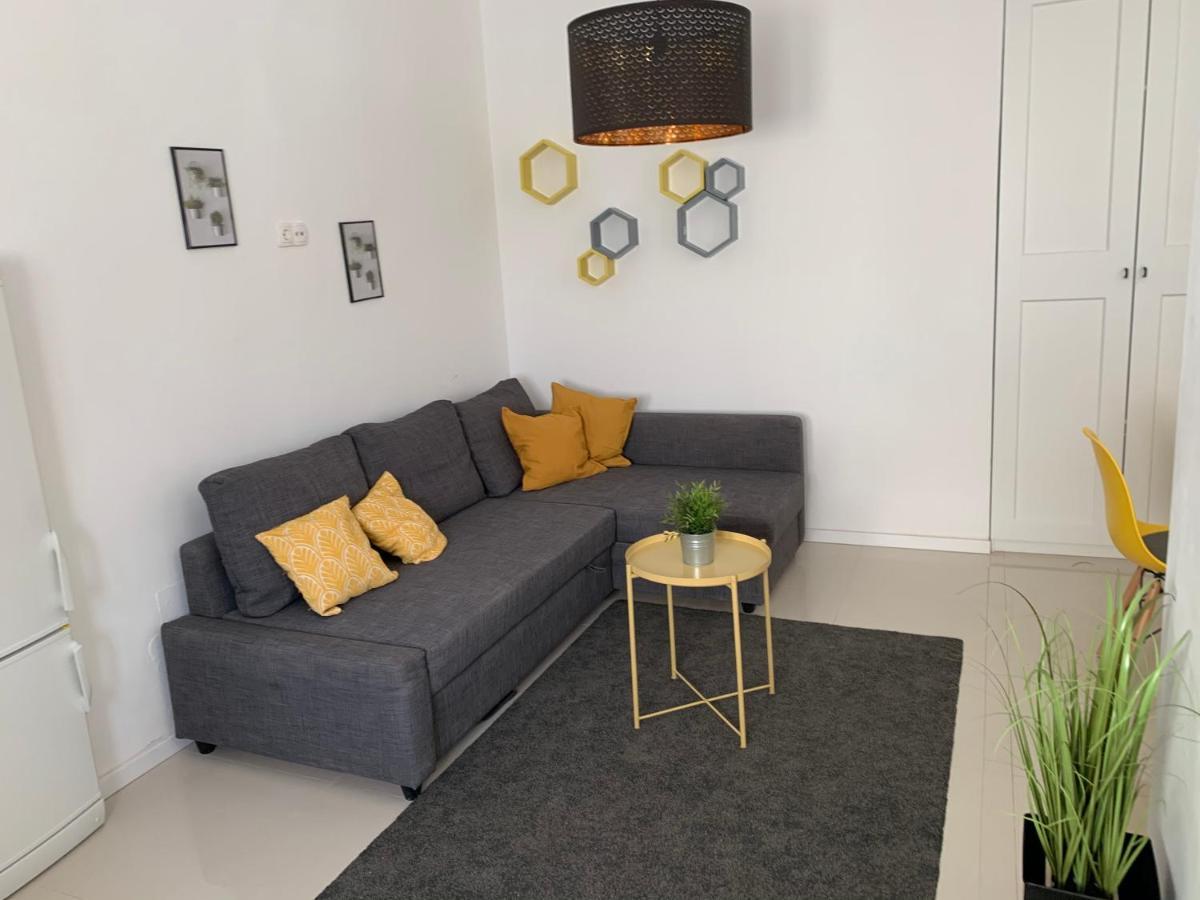 Apartments Luce Трогир Екстериор снимка