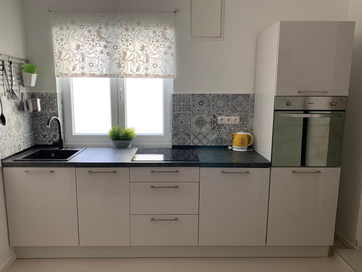 Apartments Luce Трогир Екстериор снимка