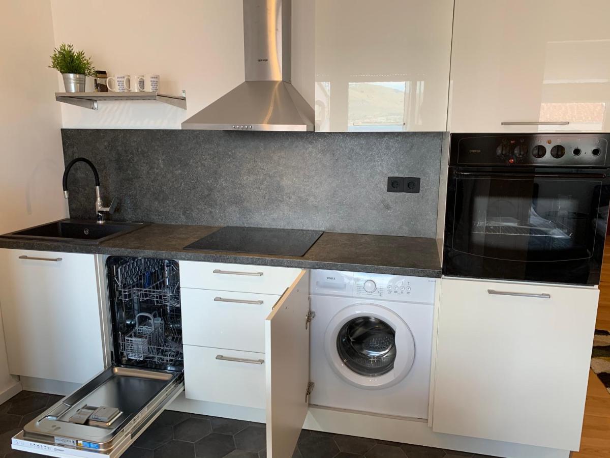 Apartments Luce Трогир Екстериор снимка