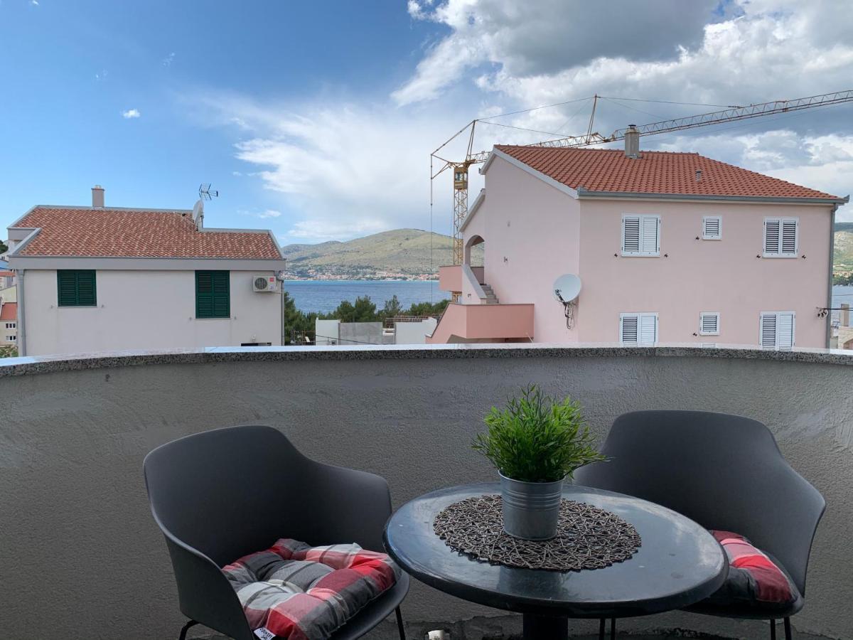 Apartments Luce Трогир Екстериор снимка