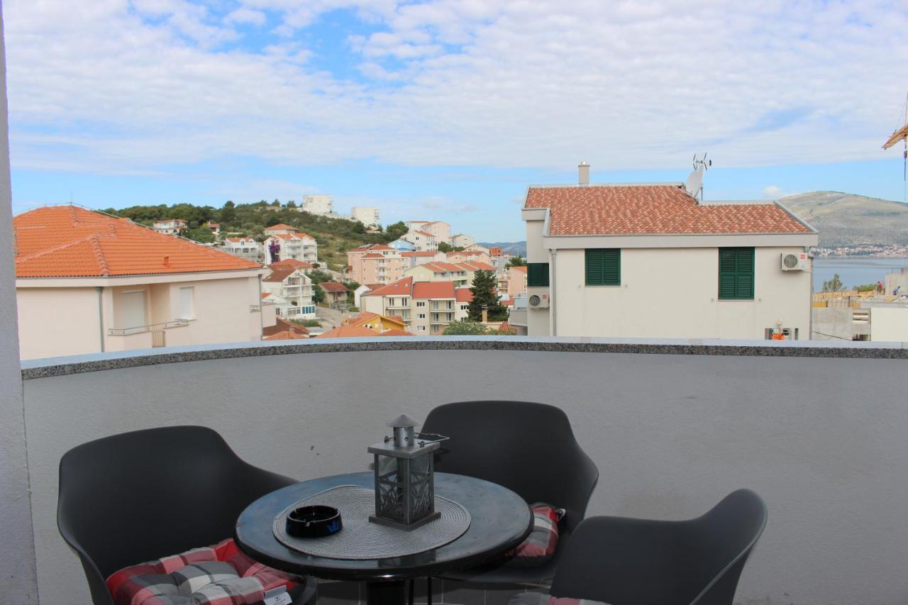 Apartments Luce Трогир Екстериор снимка