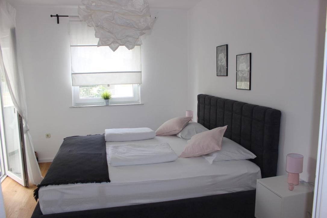 Apartments Luce Трогир Екстериор снимка