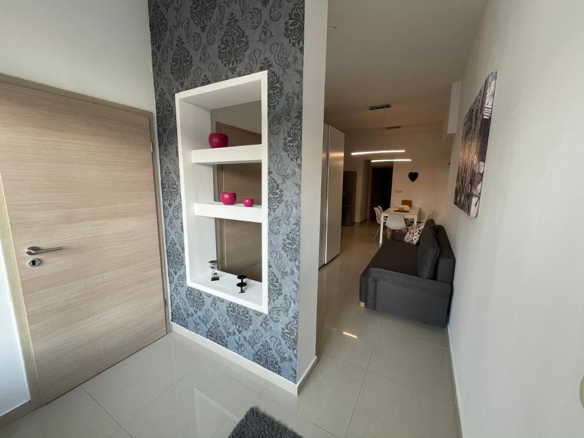 Apartments Luce Трогир Екстериор снимка