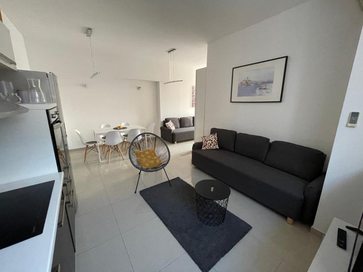 Apartments Luce Трогир Екстериор снимка