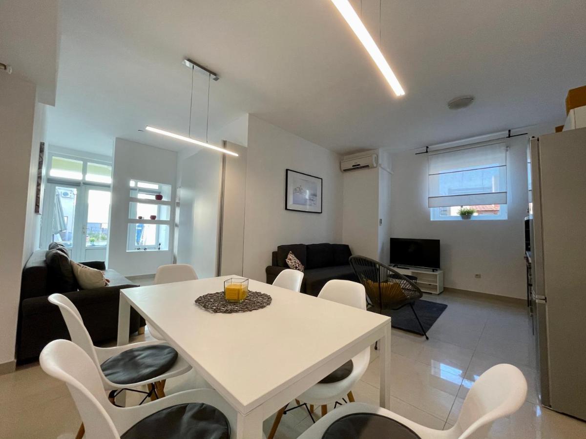 Apartments Luce Трогир Екстериор снимка