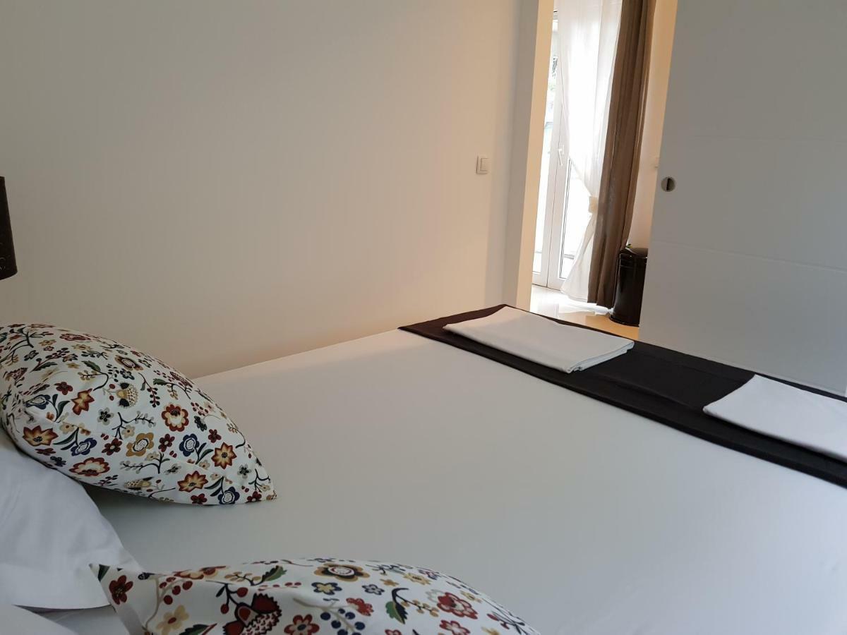 Apartments Luce Трогир Екстериор снимка